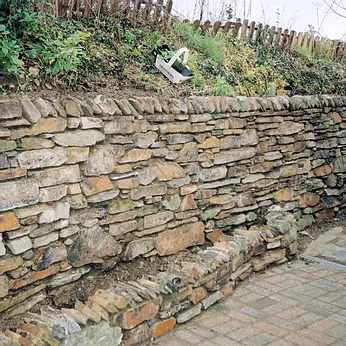 Cornish Hedging Stone.png