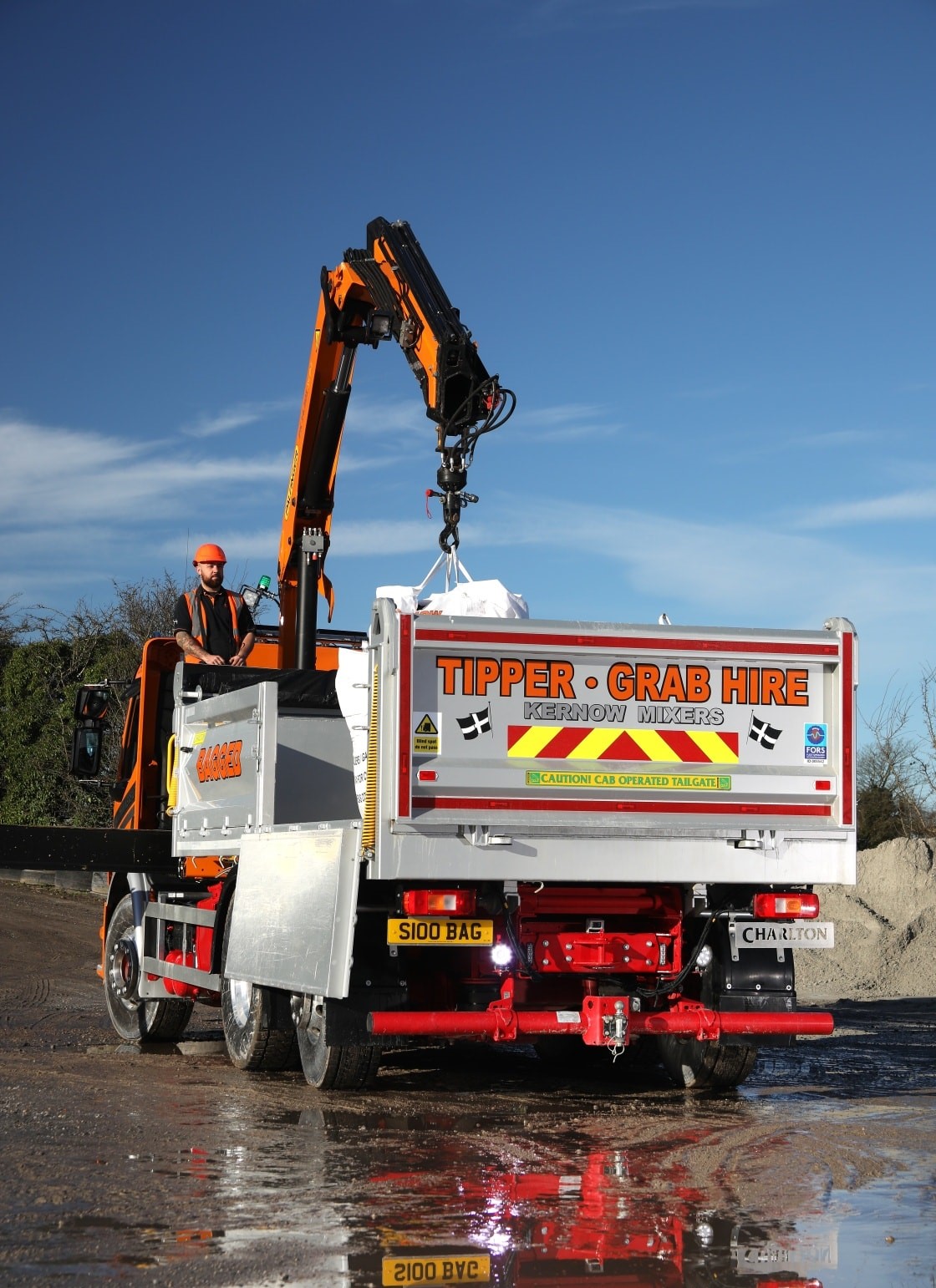 Kernow Mixers Grab Lorry (2).jpg