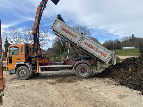 muck-shifting-dumper-truck.jpg